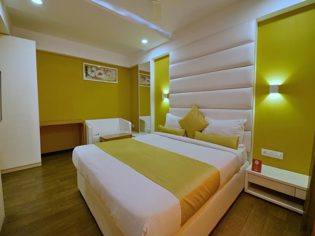 Oyo 963 Hotel Rumaya Ujjain Extérieur photo